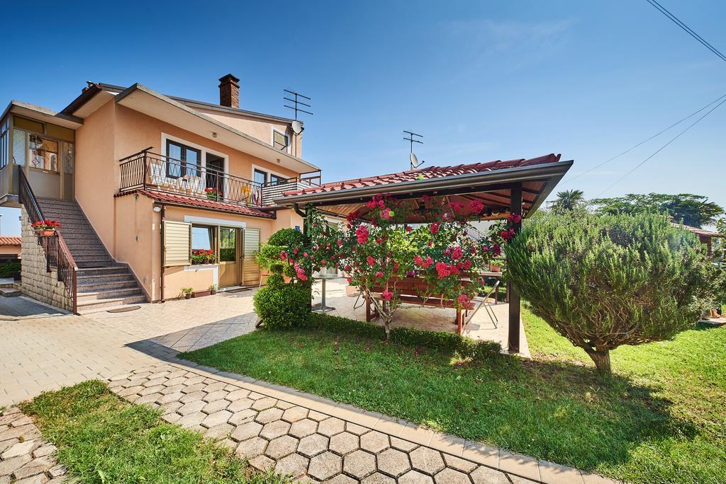 Apartment Erika Umag Exterior foto