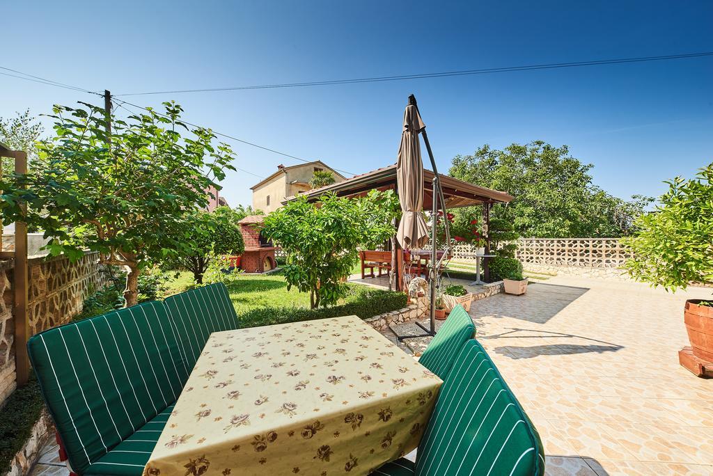 Apartment Erika Umag Exterior foto